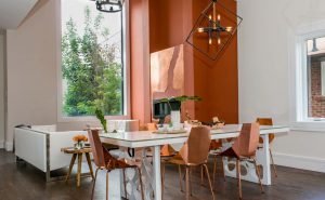 copper chairs تزئین اتاق با محصولات مسی